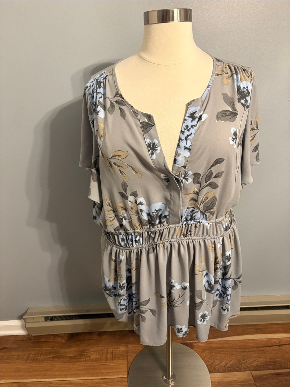 torrid light gray Floral Peplum Tunic with Blue and Cream Flowers